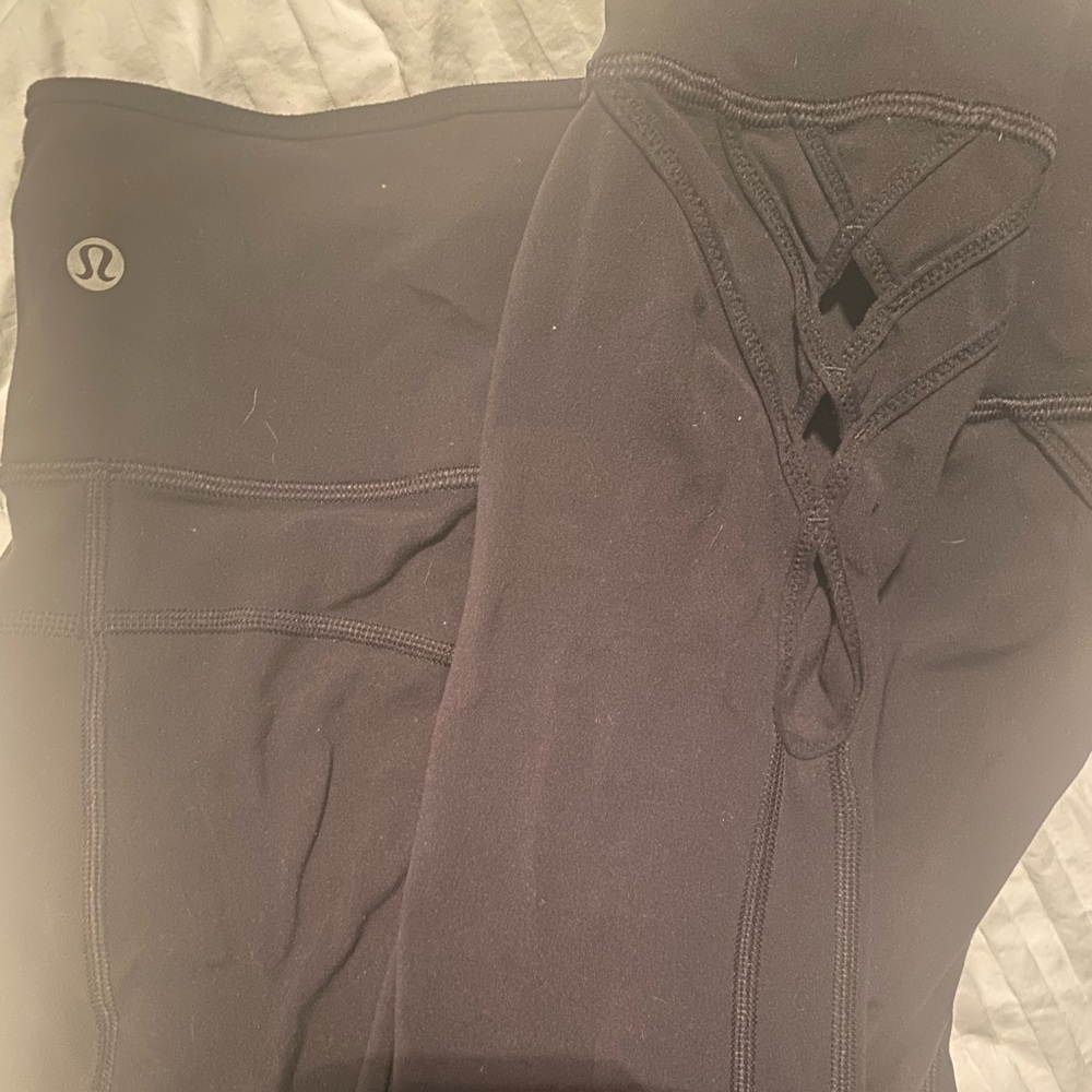 Lulu lemon size 8